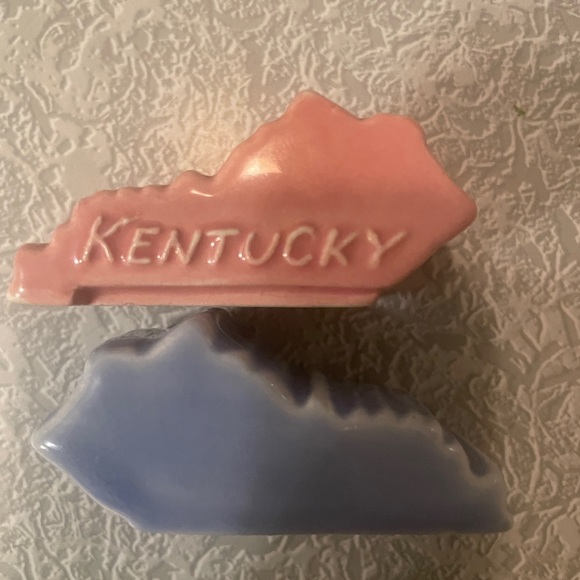 Kentucky salt and pepper shakers - Picture 3 of 6